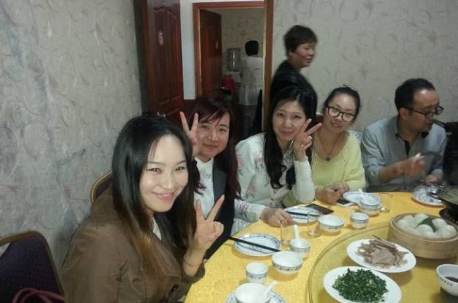 Sau buổi họp lớp, 700.000 đồng và hành động của người bạn cũ khiến tôi sững sờ: "Sao cậu ấy có thể như thế..."- Ảnh 2. Sau buổi họp lớp, 700.000 đồng và hành động của người bạn cũ khiến tôi sững sờ: "Sao cậu ấy có thể như thế..."- Ảnh 2.