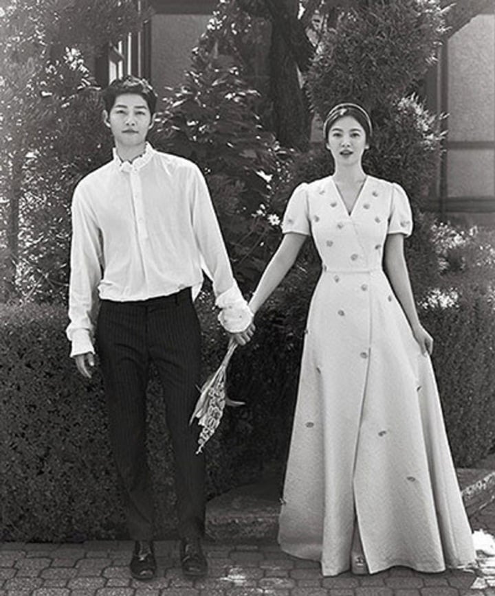Song Hye Kyo: Mỹ nhân vạn người mê nhưng 'không ôm nổi trái tim một người'- Ảnh 5. Song Hye Kyo: Mỹ nhân vạn người mê nhưng 'không ôm nổi trái tim một người'- Ảnh 5.