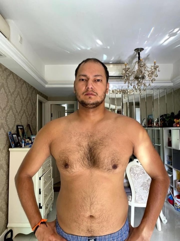 Con 7 tuổi đòi ăn pizza, bố mẹ lo sợ quyết giảm 50kg, tập để có cơ bắp cuồn cuộn- Ảnh 2. Con 7 tuổi đòi ăn pizza, bố mẹ lo sợ quyết giảm 50kg, tập để có cơ bắp cuồn cuộn- Ảnh 2.