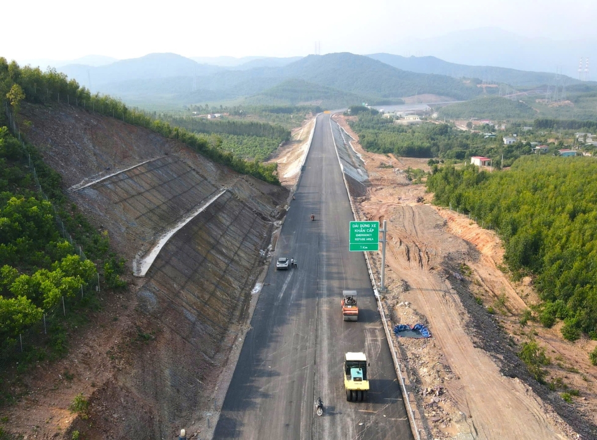 Quảng Bình bàn giao đủ mặt bằng sạch, nhà thầu tăng tốc thi công cao tốc Bắc-Nam- Ảnh 5.