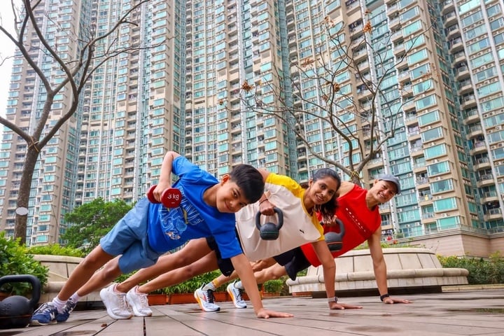 Con 7 tuổi đòi ăn pizza, bố mẹ lo sợ quyết giảm 50kg, tập để có cơ bắp cuồn cuộn- Ảnh 6. Con 7 tuổi đòi ăn pizza, bố mẹ lo sợ quyết giảm 50kg, tập để có cơ bắp cuồn cuộn- Ảnh 6.