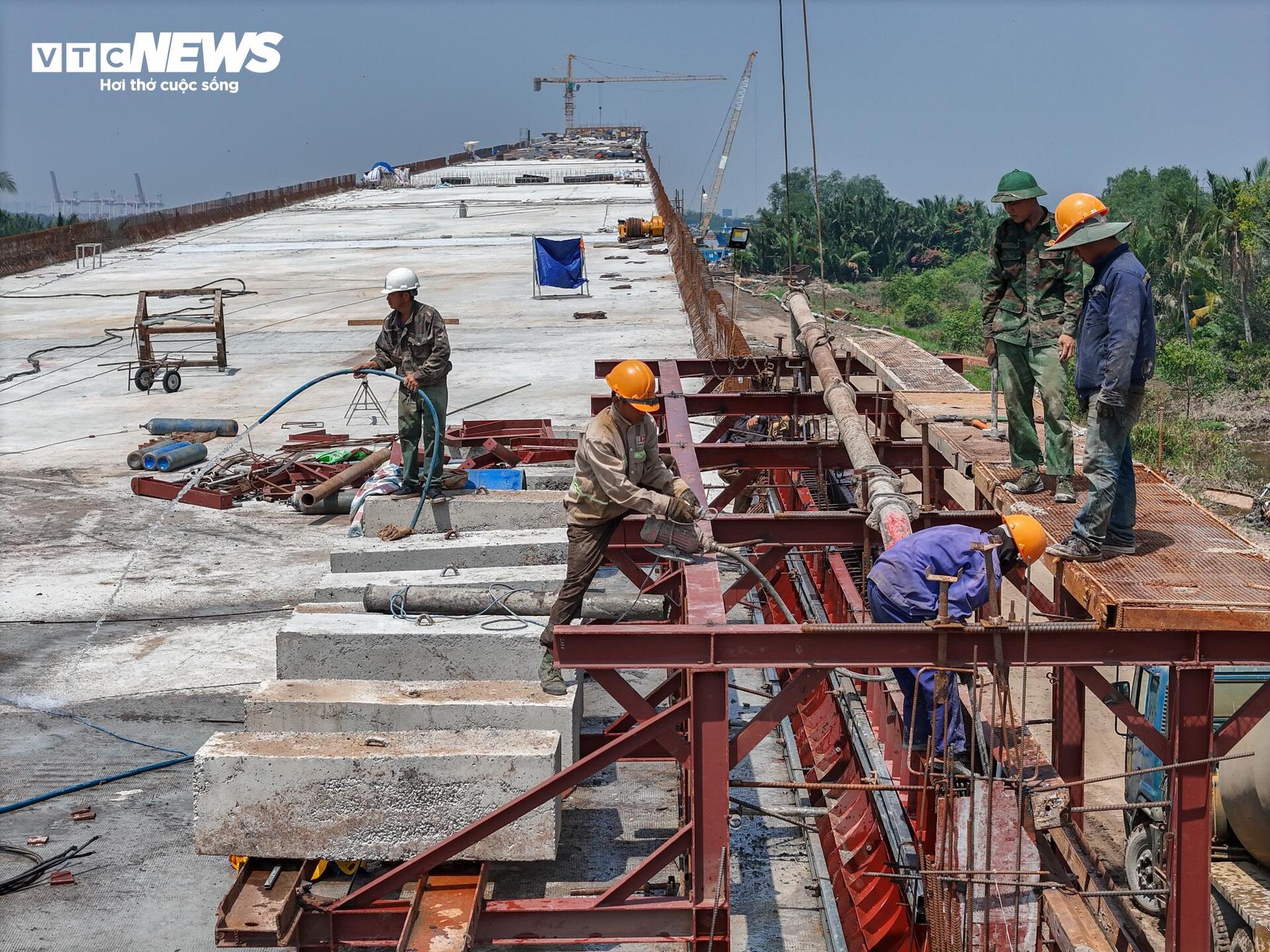 Ngắm cầu lớn nhất Vành đai 3 nối TP.HCM với Đồng Nai trước ngày hợp long- Ảnh 5.