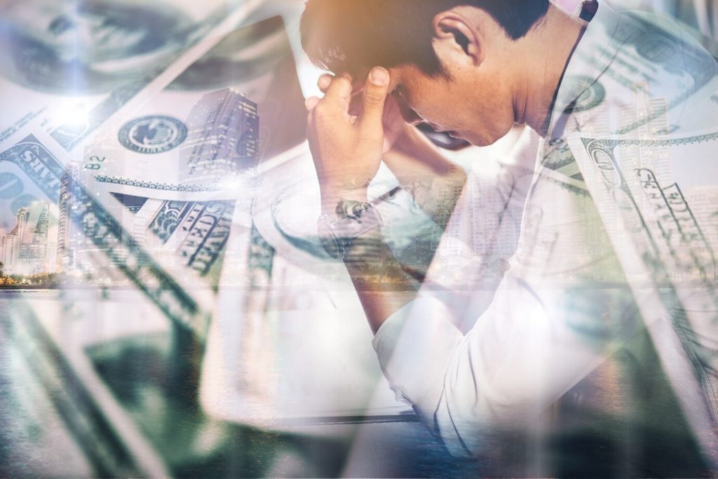 Sau buổi họp lớp, nhìn gương mặt phờ phạc của bạn học, tôi ngộ ra: Giữa bảo sa thải, còn công việc là còn thể diện- Ảnh 1. Sau buổi họp lớp, nhìn gương mặt phờ phạc của bạn học, tôi ngộ ra: Giữa bảo sa thải, còn công việc là còn thể diện- Ảnh 1.