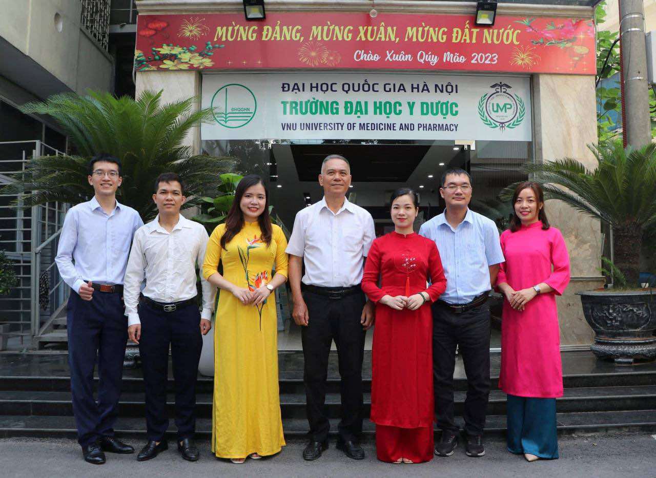 Tiến sĩ dược bỏ lương nghìn USD ở Thuỵ Sĩ, trở về Việt Nam cống hiến: Lương vừa đủ nhưng giá trị tinh thần không đếm xuể!- Ảnh 4. Tiến sĩ dược bỏ lương nghìn USD ở Thuỵ Sĩ, trở về Việt Nam cống hiến: Lương vừa đủ nhưng giá trị tinh thần không đếm xuể!- Ảnh 4.