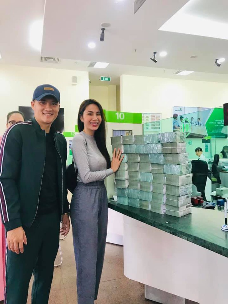 Tình thế hiện tại của vợ chồng Công Vinh - Thuỷ Tiên- Ảnh 2. Tình thế hiện tại của vợ chồng Công Vinh - Thuỷ Tiên- Ảnh 2.