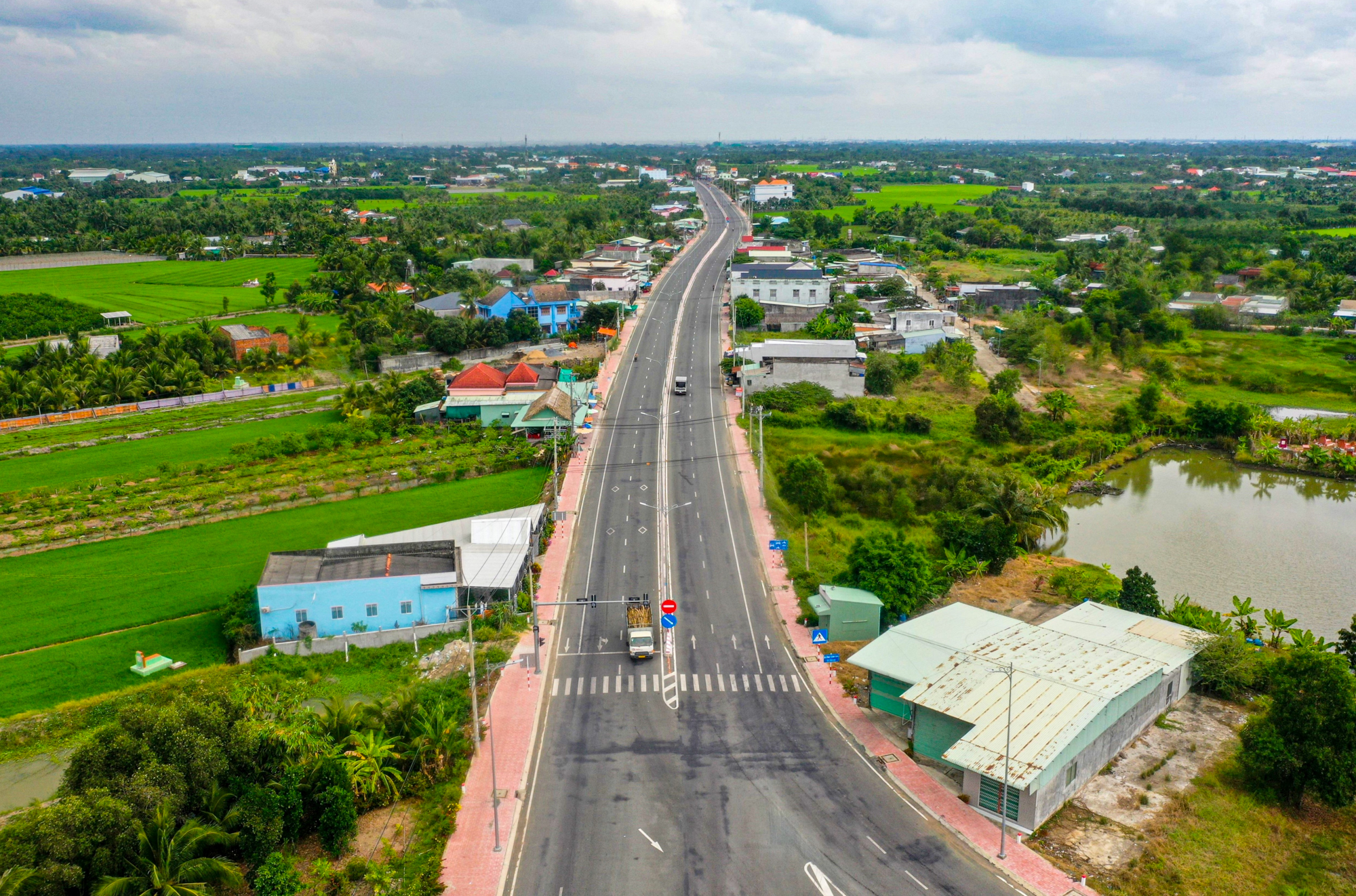 Toàn cảnh tuyến đường vành đai hơn 3.000 tỷ có 5 cây cầu, vượt tiến độ 2 năm- Ảnh 9.