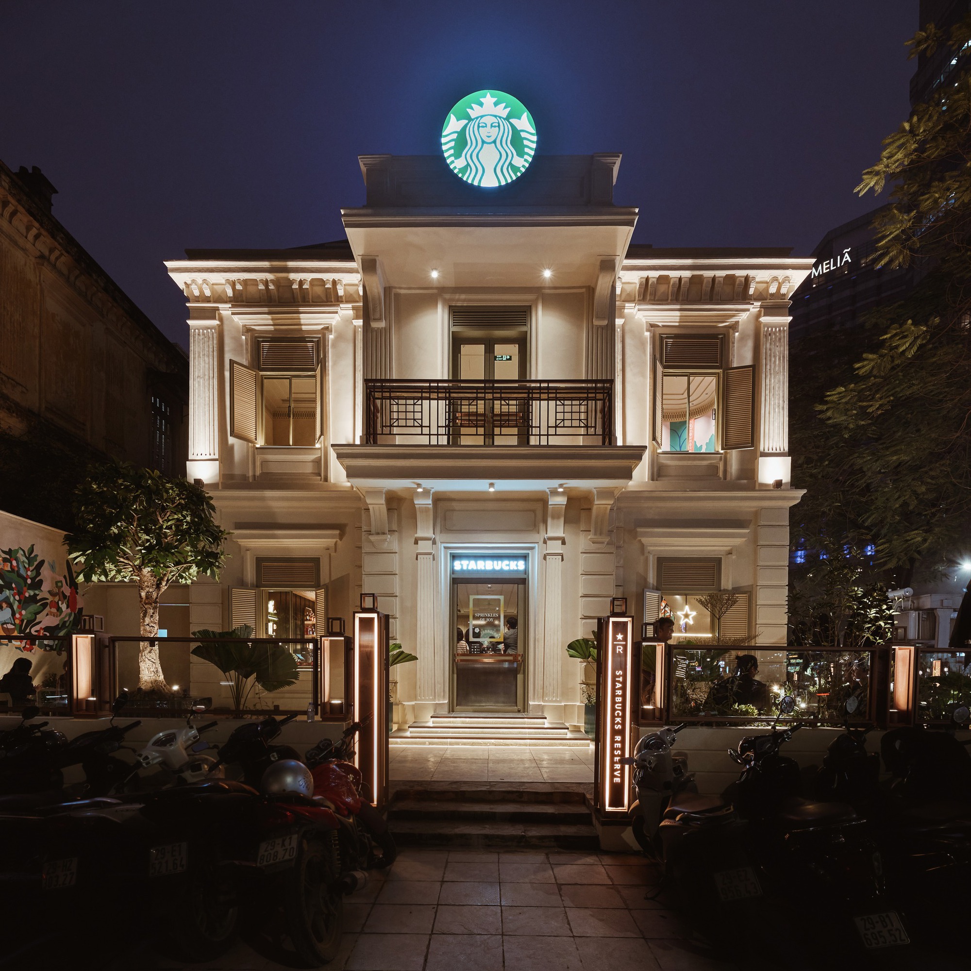 Starbucks gây xôn xao vì hôm nay chính thức bán một thứ đồ uống mới chưa từng có tiền lệ tại Việt Nam- Ảnh 3.