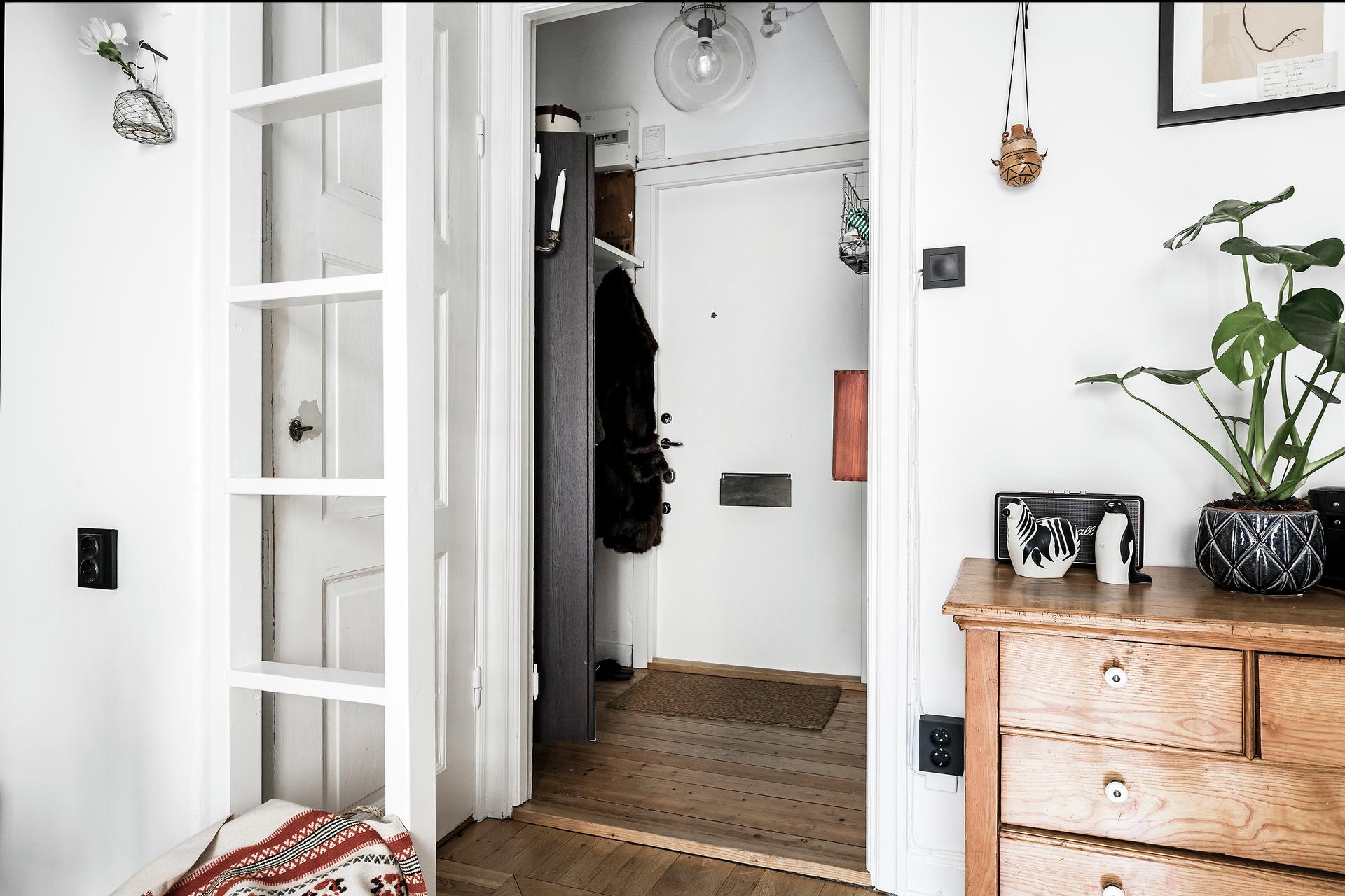 Nằm trong khu chung cư cũ nhưng căn hộ 23m² này vẫn là niềm ước ao của nhiều người nhờ cách trang trí Nằm trong khu chung cư cũ nhưng căn hộ 23m² này vẫn là niềm ước ao của nhiều người nhờ cách trang trí