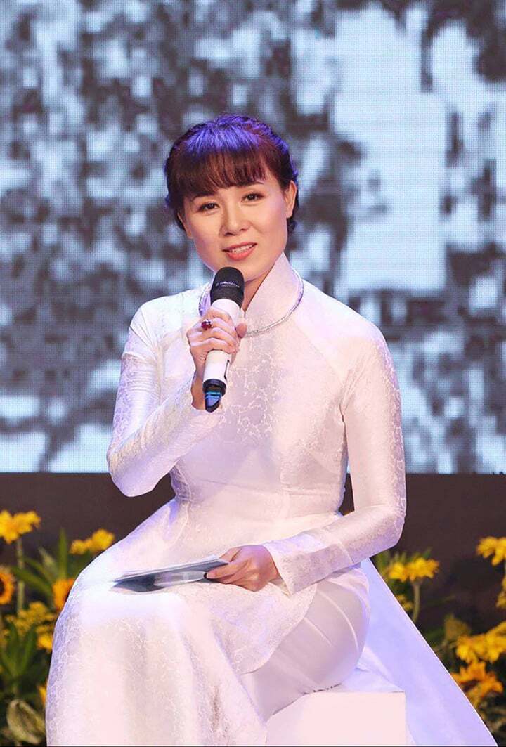 'Nữ hoàng ảnh lịch' bỏ nghề diễn lấy bằng tiến sỹ, làm giảng viên đại học- Ảnh 3. 'Nữ hoàng ảnh lịch' bỏ nghề diễn lấy bằng tiến sỹ, làm giảng viên đại học- Ảnh 3.