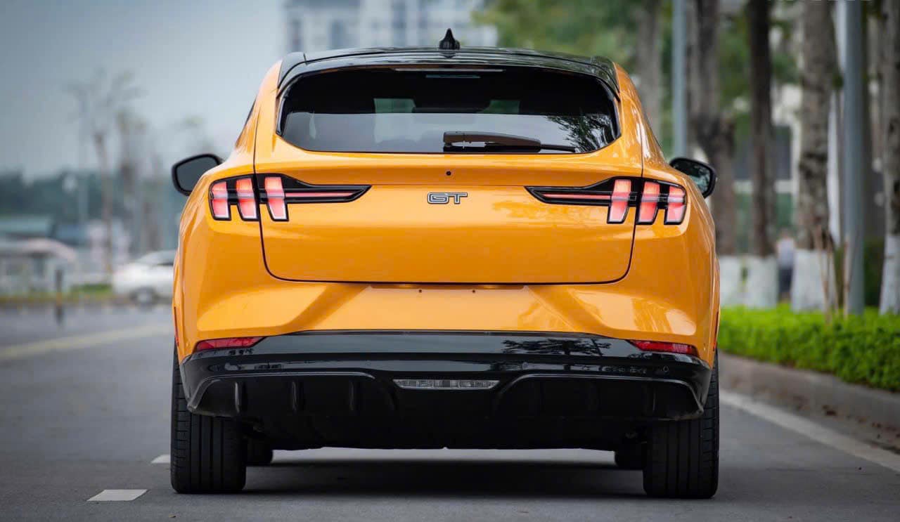 Ford Mustang Mach-E giảm 2 tỷ đồng vẫn chật vật tìm khách: 480 mã lực, hơn 430km/sạc, có sạc nhanh nhưng khó tìm trạm- Ảnh 5.