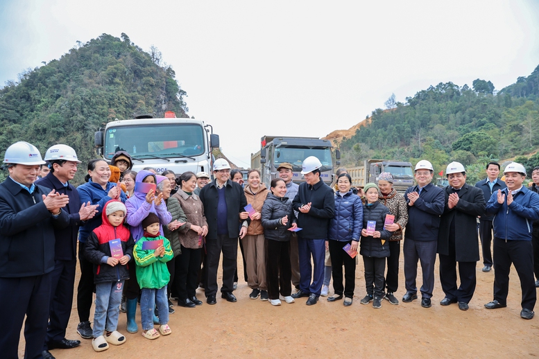 Thủ tướng: Thông toàn tuyến cao tốc từ Cao Bằng tới Cà Mau trong năm nay- Ảnh 3. Thủ tướng: Thông toàn tuyến cao tốc từ Cao Bằng tới Cà Mau trong năm nay- Ảnh 3.