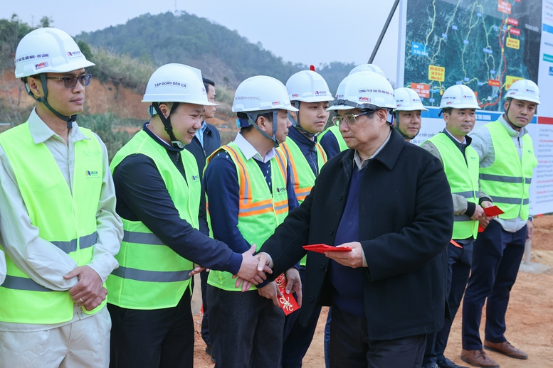 Thủ tướng: Thông toàn tuyến cao tốc từ Cao Bằng tới Cà Mau trong năm nay- Ảnh 4. Thủ tướng: Thông toàn tuyến cao tốc từ Cao Bằng tới Cà Mau trong năm nay- Ảnh 4.