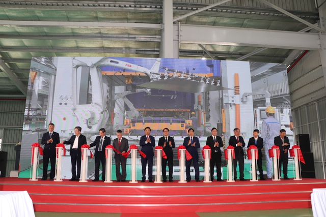 Năm 2025, THACO của tỉ phú Trần Bá Dương dự tính nộp ngân sách Quảng Nam 22.000 tỉ đồng- Ảnh 7. Năm 2025, THACO của tỉ phú Trần Bá Dương dự tính nộp ngân sách Quảng Nam 22.000 tỉ đồng- Ảnh 7.
