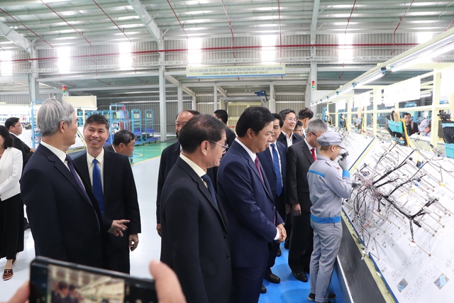 Năm 2025, THACO của tỉ phú Trần Bá Dương dự tính nộp ngân sách Quảng Nam 22.000 tỉ đồng- Ảnh 4. Năm 2025, THACO của tỉ phú Trần Bá Dương dự tính nộp ngân sách Quảng Nam 22.000 tỉ đồng- Ảnh 4.