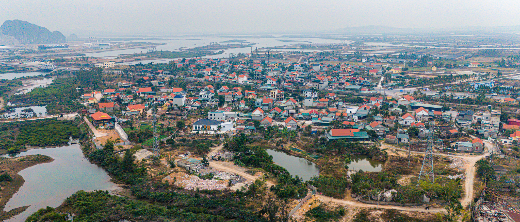 3.000 người 50 năm trước đào ra hồ nhân tạo lớn nhất Quảng Ninh, chôn theo kho báu trăm năm sau vẫn dùng tốt- Ảnh 11.