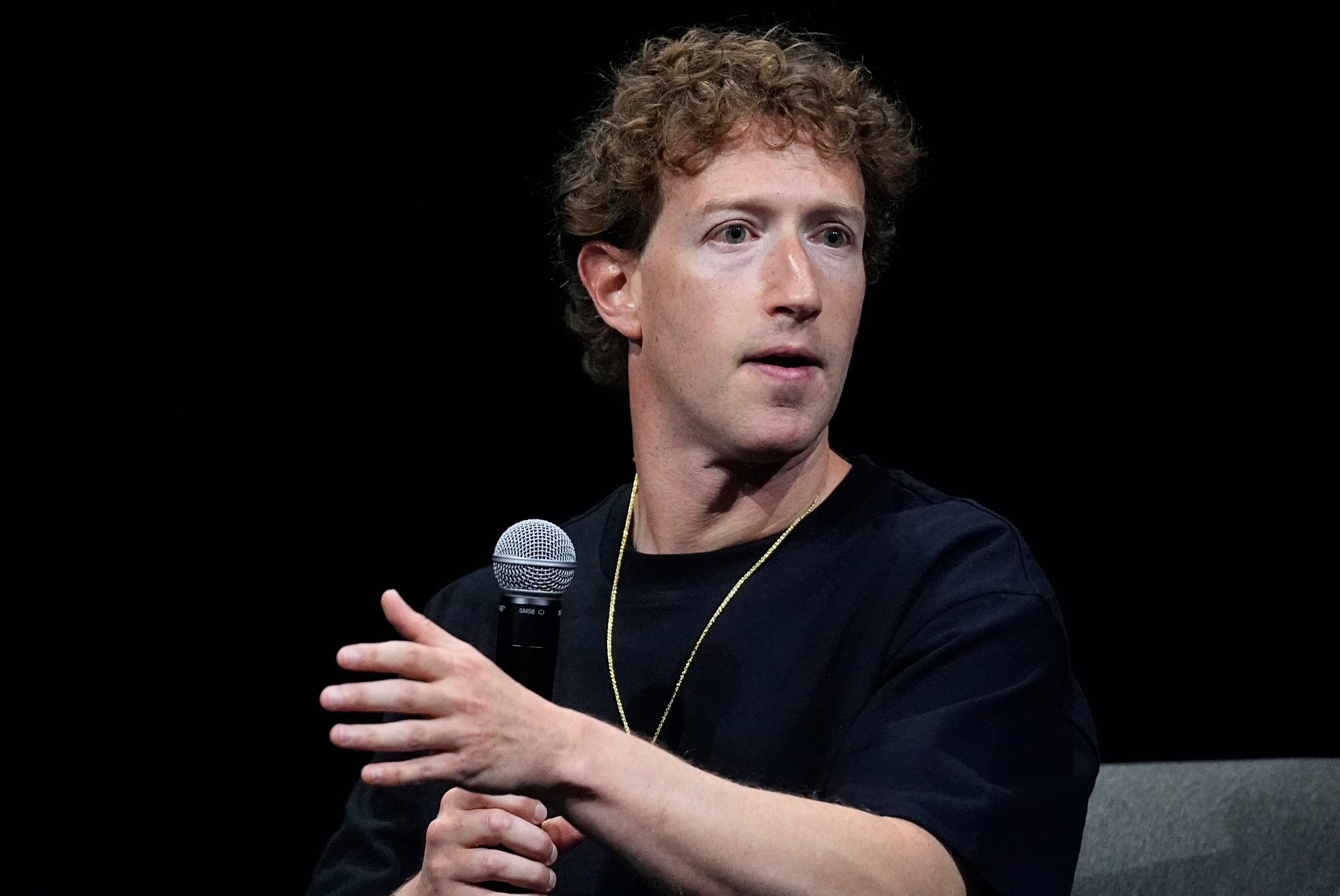 Meta rung chuyển sau cuộc họp 'bão táp' đầu năm mới: Mark Zuckerberg quyết định ''thay máu