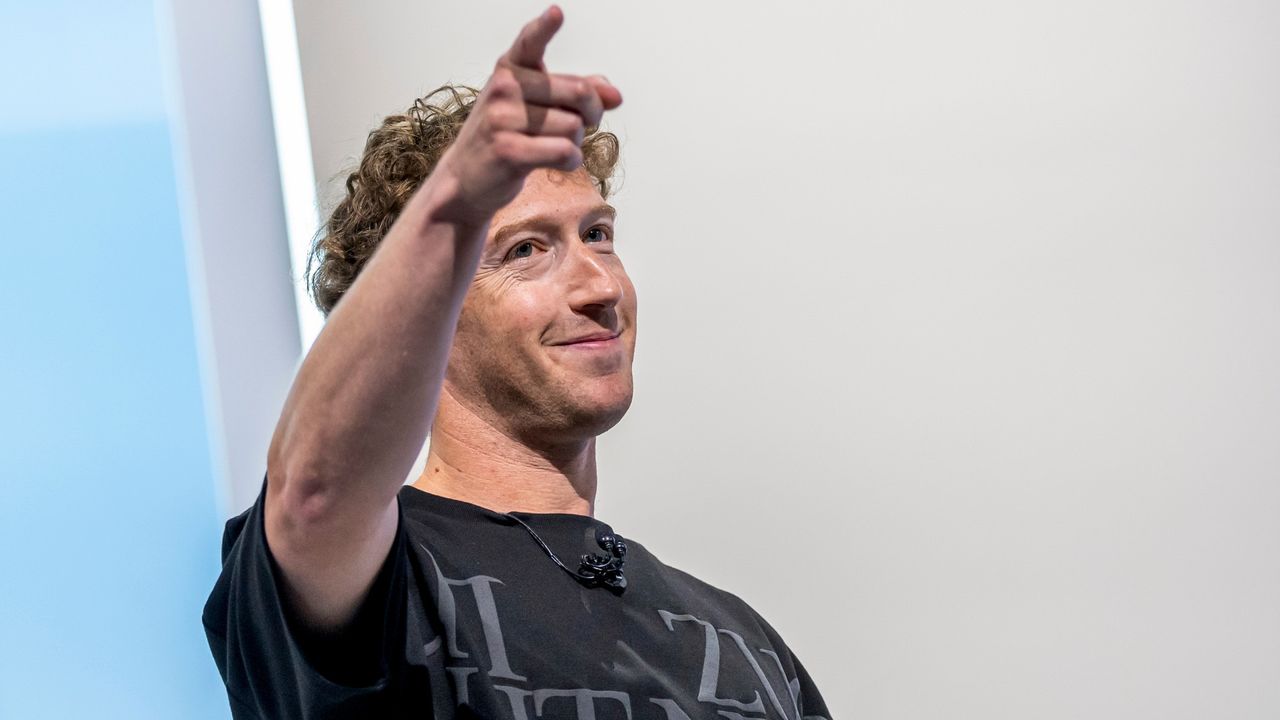 Meta rung chuyển sau cuộc họp 'bão táp' đầu năm mới: Mark Zuckerberg quyết định ''thay máu