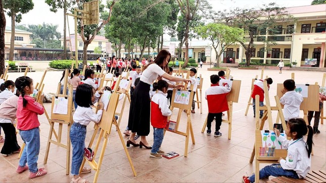 Thông tư dạy thêm, học thêm có hiệu lực: Hàng loạt lớp học thêm dừng hoạt động- Ảnh 1.