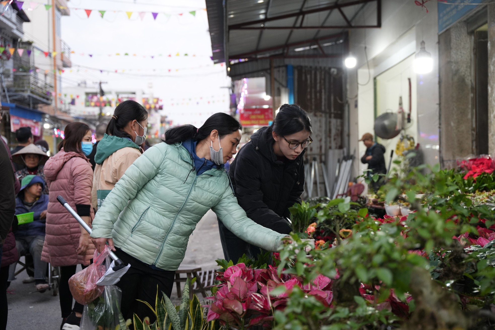 Chợ Viềng nhộn nhịp trước giờ khai hội- Ảnh 5.