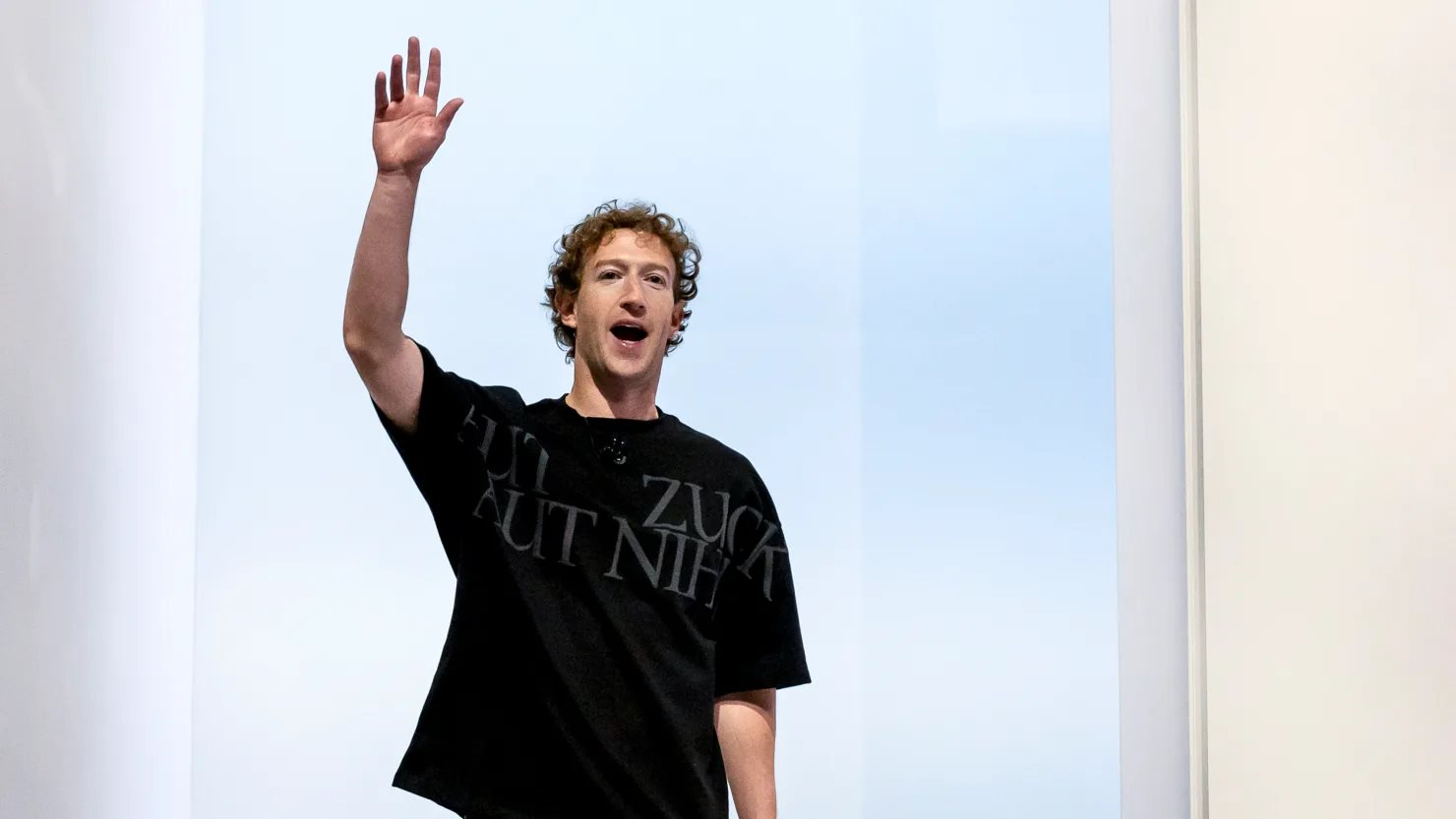 DeepSeek giúp Mark Zuckerberg giàu thêm 40 tỷ USD, cổ phiếu Meta tăng liên tục 12 phiên, phá kỷ lục chuỗi tăng điểm- Ảnh 1.