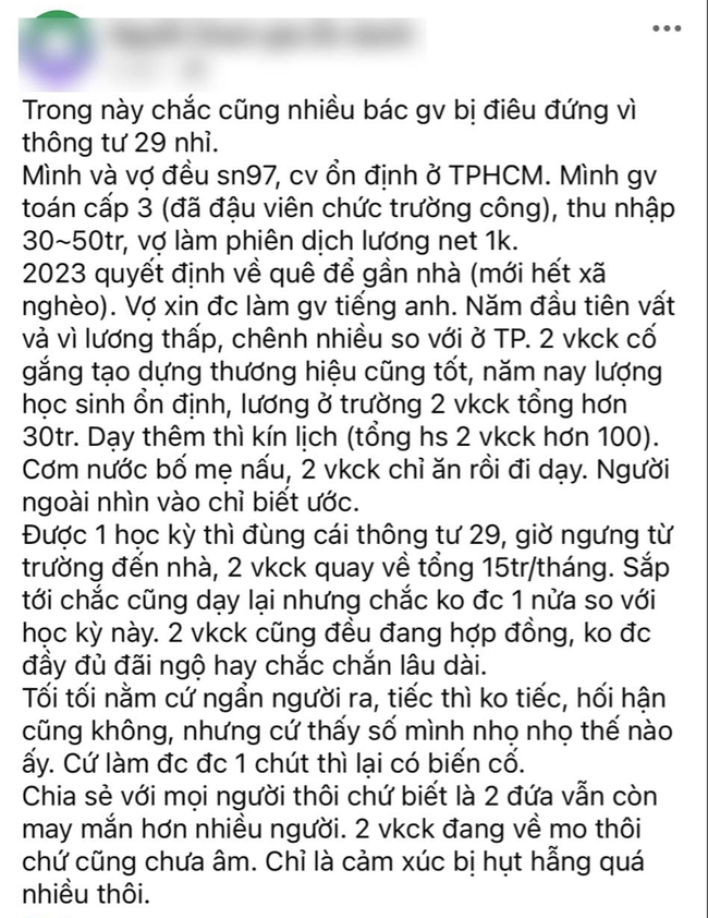 Từng dạy thêm kín lịch, một giáo viên Toán giờ hụt hẫng vì thu nhập giảm rõ rệt: Tối nằm cứ ngẩn người suy nghĩ, thấy mình đen đủi- Ảnh 2.