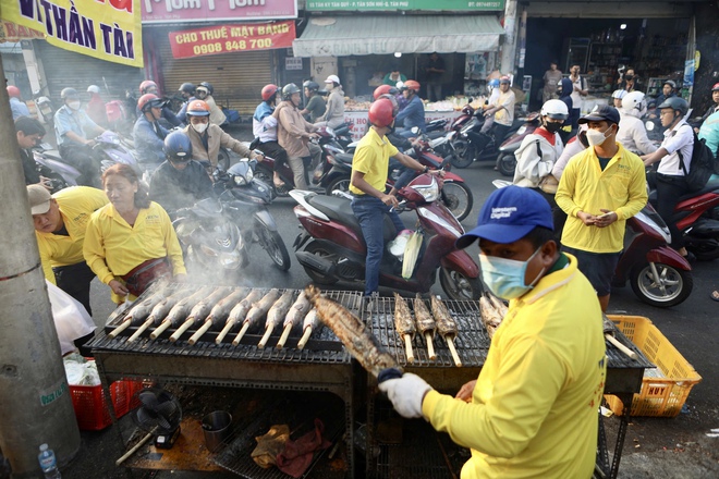 Không chỉ tiệm vàng, đây là con phố tại Sài Gòn được "Thần Tài" gọi tên trong ngày hôm nay- Ảnh 3.