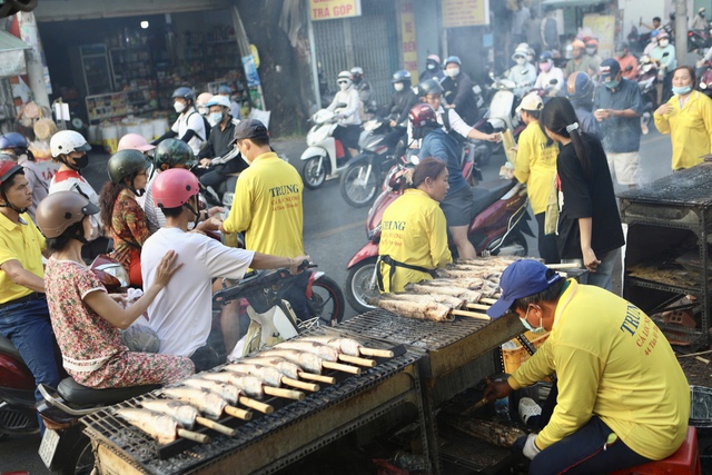 Không chỉ tiệm vàng, đây là con phố tại Sài Gòn được "Thần Tài" gọi tên trong ngày hôm nay- Ảnh 1.