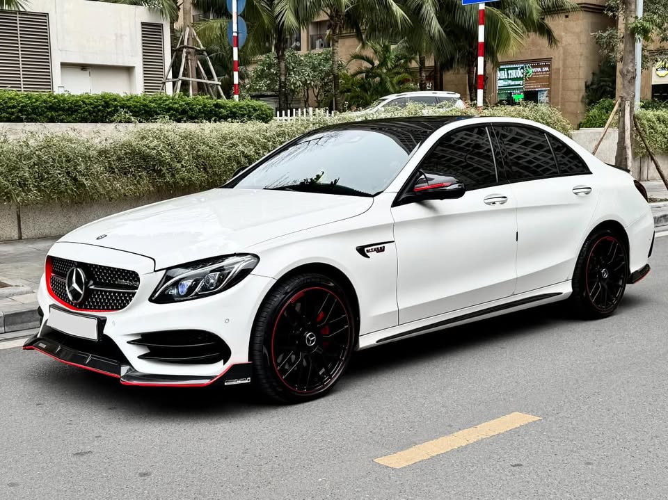 Độ Mercedes-Benz C 300 lên body C 63 AMG rồi ‘sang tay’ với giá 739 triệu, người bán tâm sự: ‘Riêng mâm đã ngang Honda Lead, giá này tội gì mua Mazda’- Ảnh 2.