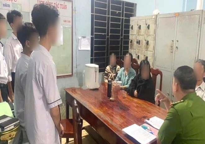 Từ thông tin phản ánh, phát hiện học sinh ở Đồng Nai cho bạn vay lãi nặng- Ảnh 1. Từ thông tin phản ánh, phát hiện học sinh ở Đồng Nai cho bạn vay lãi nặng- Ảnh 1.
