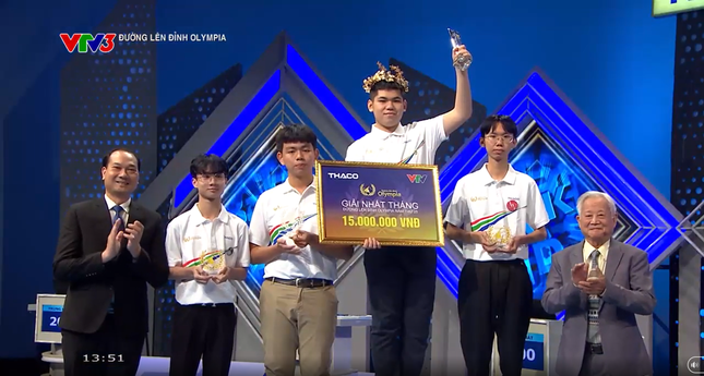 Hai nam sinh Thủ đô cạnh tranh gay gắt tấm vé vào cuộc thi Quý 2 Olympia- Ảnh 3. Hai nam sinh Thủ đô cạnh tranh gay gắt tấm vé vào cuộc thi Quý 2 Olympia- Ảnh 3.