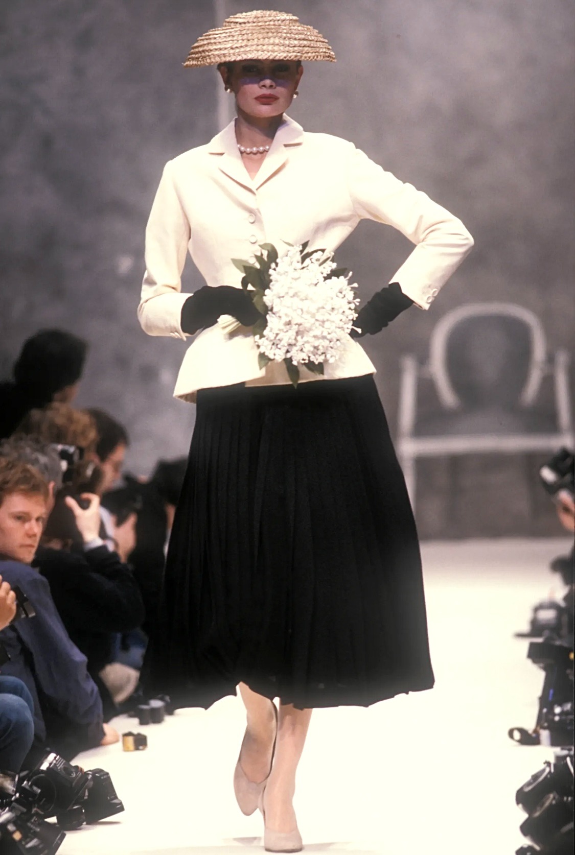 "Lá bùa" bí mật đằng sau đế chế thời trang của Christian Dior- Ảnh 5. "Lá bùa" bí mật đằng sau đế chế thời trang của Christian Dior- Ảnh 5.