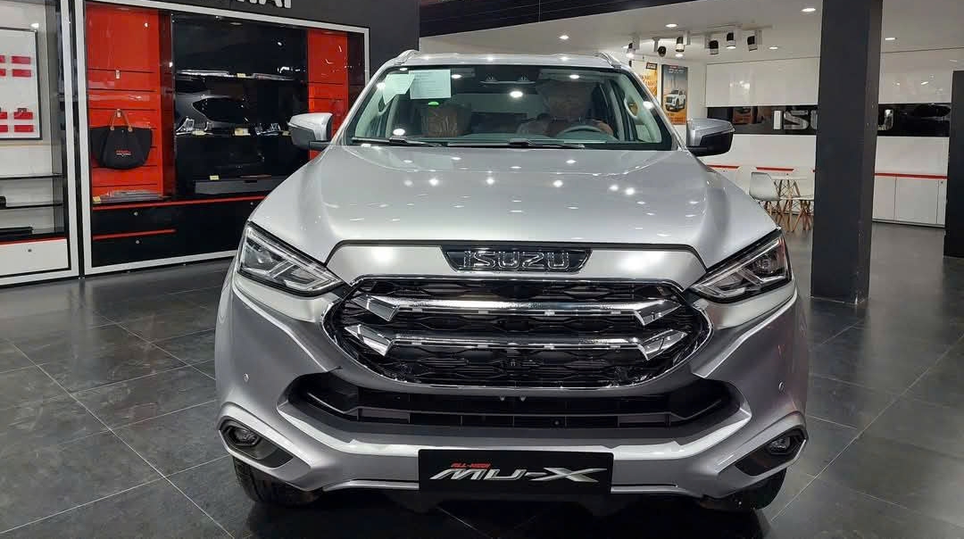 Xả kho, Isuzu mu-X giảm giá tới 270 triệu đồng tại đại lý, bản cao nay ngang CX-5, Tucson nằm phân khúc dưới- Ảnh 1.