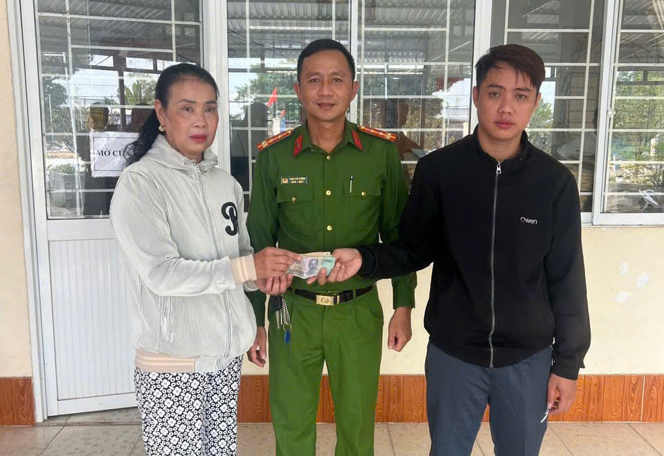 Nhận tiền chuyển khoản nhầm: Công an khuyên đừng vội trả lại nếu chưa làm điều này!- Ảnh 1. Nhận tiền chuyển khoản nhầm: Công an khuyên đừng vội trả lại nếu chưa làm điều này!- Ảnh 1.
