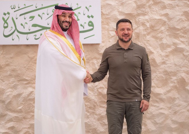 Tổng thống Zelensky tới Ả Rập Saudi, Tổng thống Donald Trump đợi tin tốt- Ảnh 1.