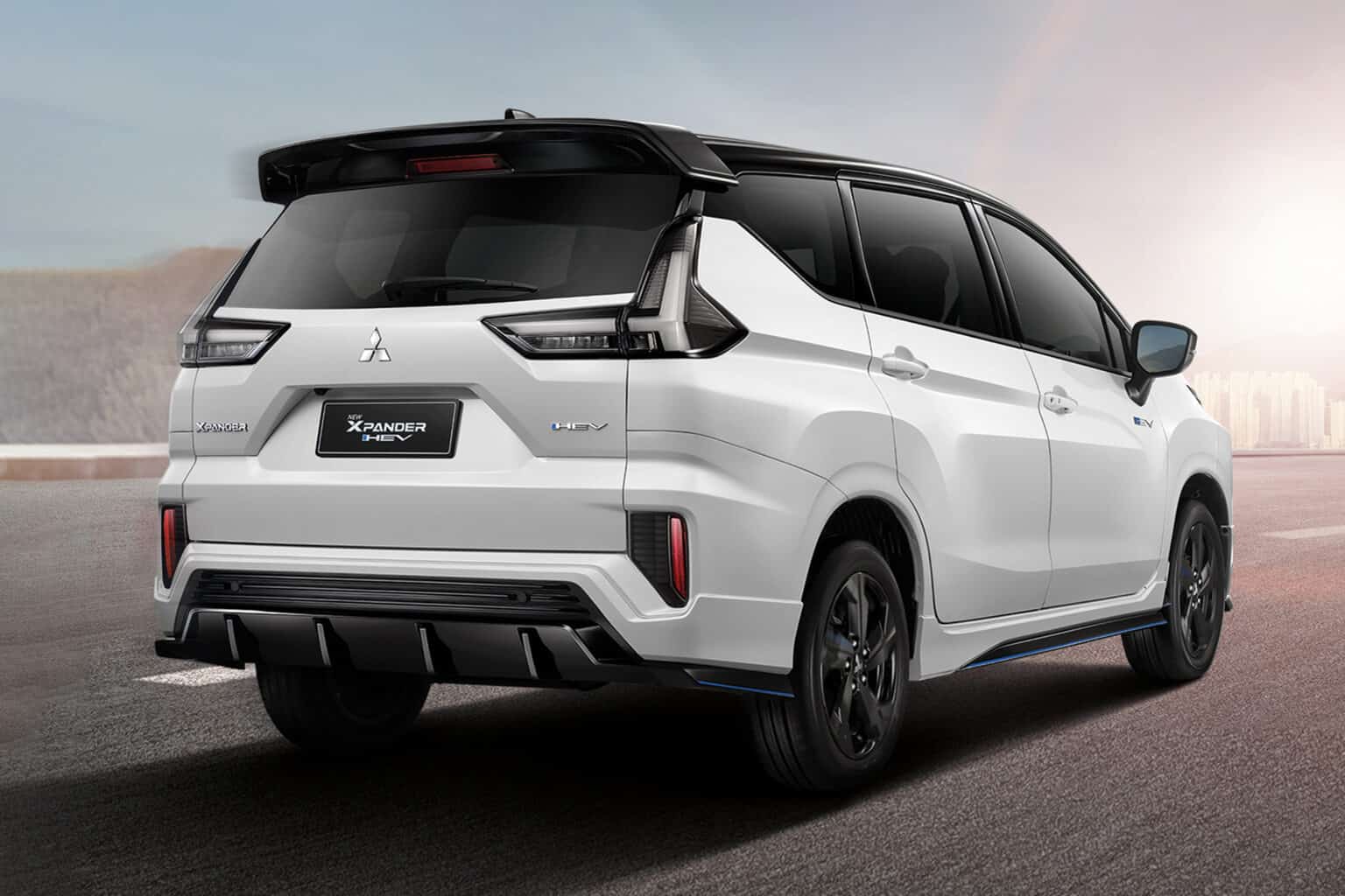 Ảnh thực tế Mitsubishi Xpander bản thể thao vừa ra mắt: Thêm bodykit, cánh gió, đổi hẳn cụm đèn trước/sau mới, dễ hot khi về Việt Nam- Ảnh 5.