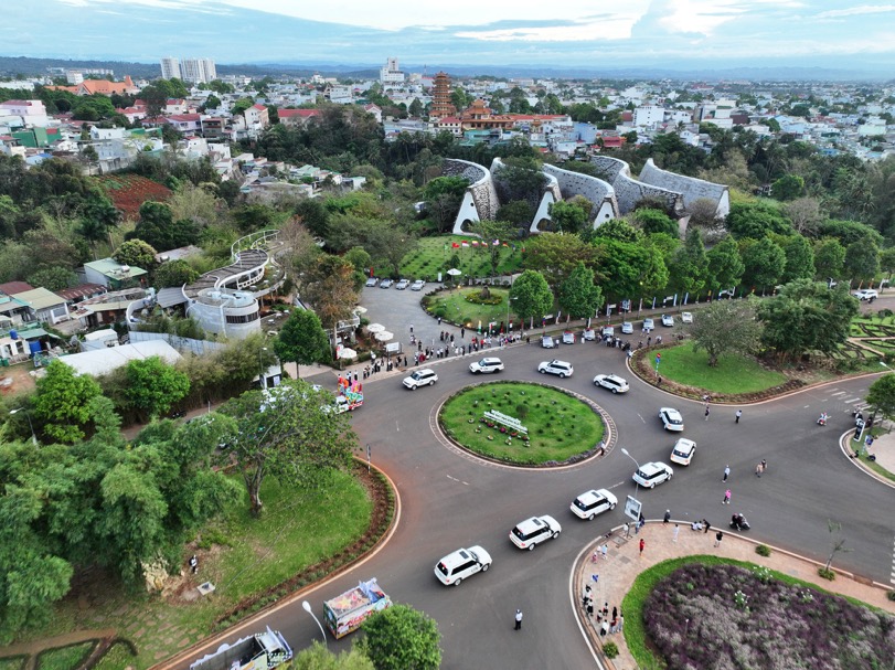 Ấn tượng lễ hội đường phố 2025 "Buôn Ma Thuột - Điểm đến của cà phê thế giới"- Ảnh 14.