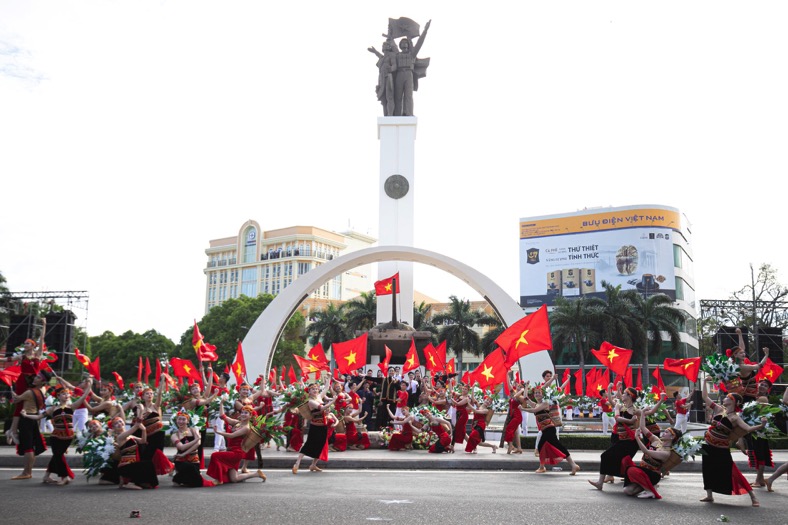 Ấn tượng lễ hội đường phố 2025 "Buôn Ma Thuột - Điểm đến của cà phê thế giới"- Ảnh 2.