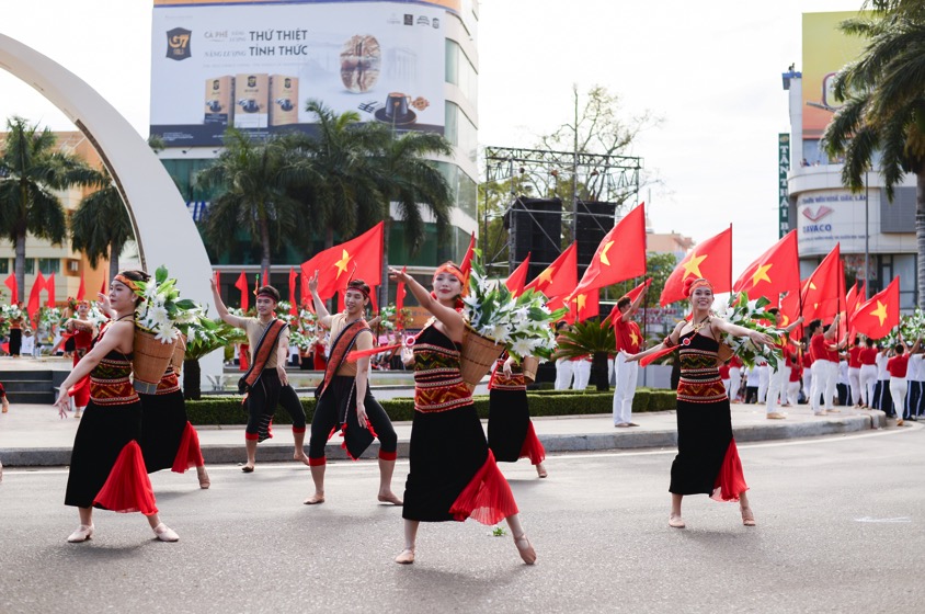 Ấn tượng lễ hội đường phố 2025 "Buôn Ma Thuột - Điểm đến của cà phê thế giới"- Ảnh 3.