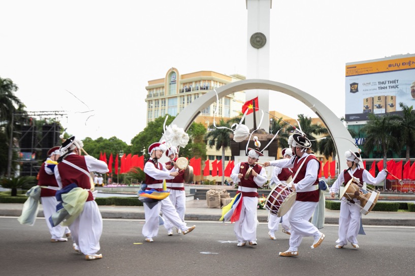 Ấn tượng lễ hội đường phố 2025 "Buôn Ma Thuột - Điểm đến của cà phê thế giới"- Ảnh 7.