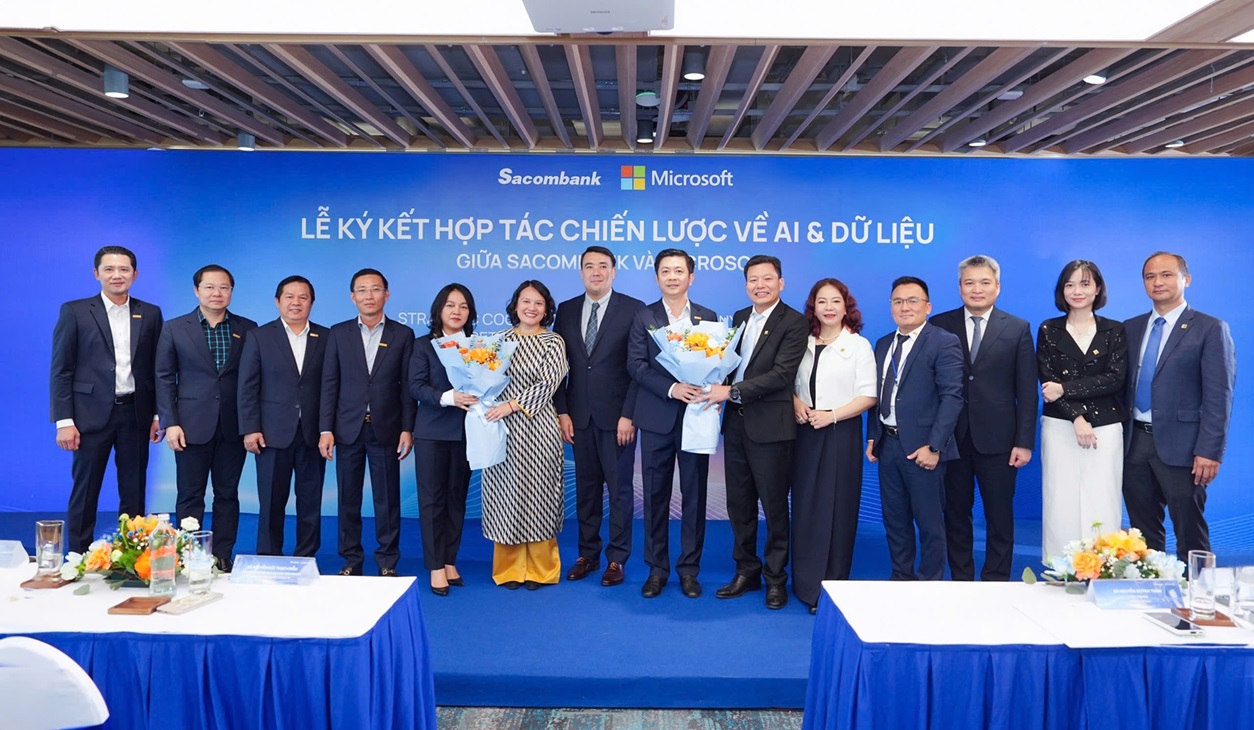 Sacombank và Microsoft Việt Nam ký kết hợp tác chiến lược về ai và dữ liệu, định hình tương lai ngân hàng số- Ảnh 4.