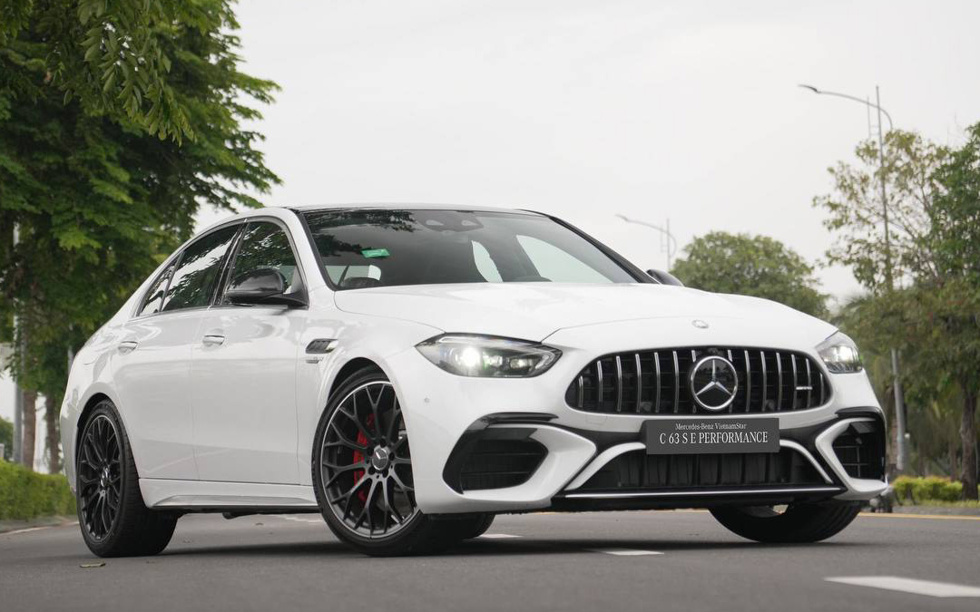 Nhiều thay đổi cho Mercedes-AMG C-Class tại Việt Nam: C 43 thêm option, C 63 giảm giá 170 triệu đồng tại đại lý- Ảnh 6.