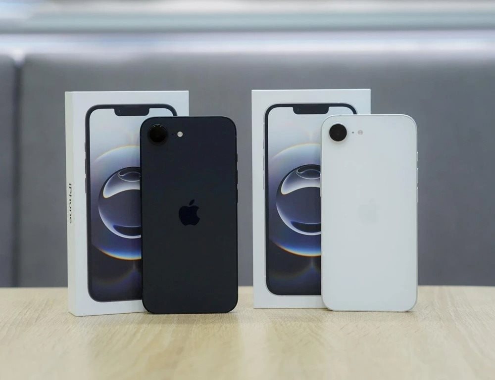 Bất ngờ: iPhone mới ra mắt của Apple vừa lên kệ đã phải giảm giá mạnh, các chuỗi chỉ lãi 200.000 - 300.000 đồng/máy- Ảnh 1.