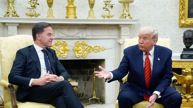 Tổng thống Donald Trump và Tổng thư ký NATO Mark Rutte hôm 13-3. Ảnh: Global Look Press