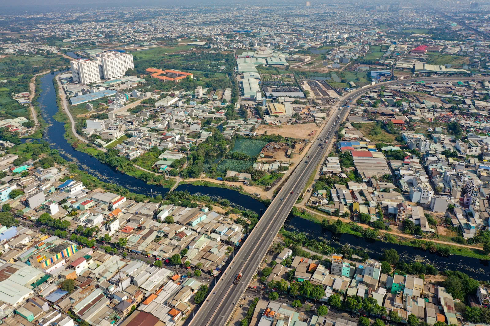 TP.HCM chuẩn bị có thêm 2 tuyến đường ven kênh dài hơn 60 km, kết nối 7 quận, huyện- Ảnh 2.