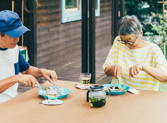 Thời điểm nào ăn sáng tốt nhất cho người sau 60 tuổi: Hóa ra không phải 7 giờ như nhiều người tưởng- Ảnh 1.