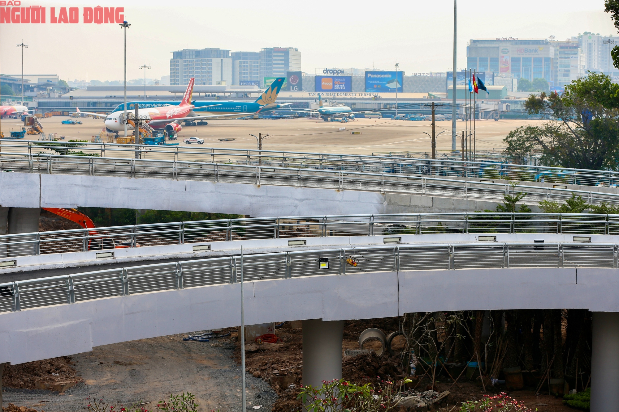 Cận cảnh nhà ga mới của sân bay Tân Sơn Nhất trước giờ đón Vietnam Airlines, Vietjet- Ảnh 7. Cận cảnh nhà ga mới của sân bay Tân Sơn Nhất trước giờ đón Vietnam Airlines, Vietjet- Ảnh 7.