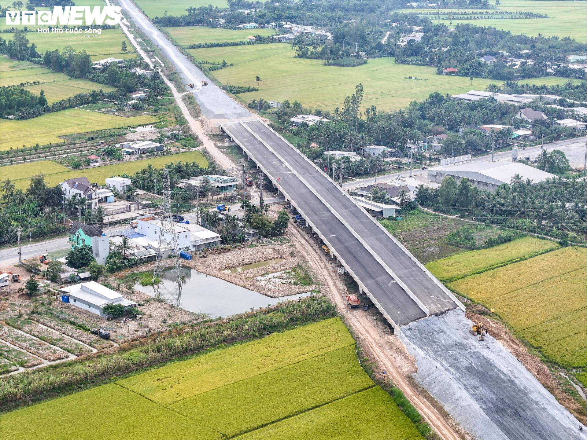 Toàn cảnh cao tốc Cần Thơ - Cà Mau sau hai năm thi công- Ảnh 8.