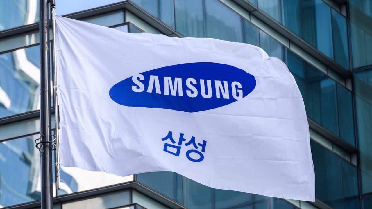 Chủ tịch Samsung Lee Jae-Yong thừa nhận công ty đang "đối mặt với vấn đề sống còn", sẵn sàng hy sinh lợi nhuận ngắn hạn để đầu tư cho tương lai- Ảnh 3.