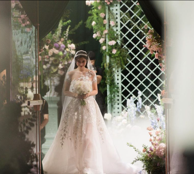 Thế hệ F2 của tập đoàn BĐS nghìn tỷ: Kế nghiệp từ năm 25 tuổi, tài sắc vẹn toàn- Ảnh 3.