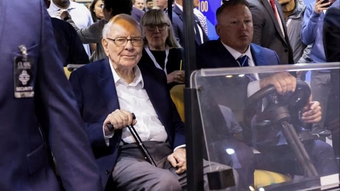 Nói là làm, Warren Buffett đi ‘nước cờ’ mới nhất giữa lúc giới đầu tư đổ xô vào vàng, bày tỏ niềm yêu thích ngày càng lớn với các ‘con cưng mới nổi’- Ảnh 1.